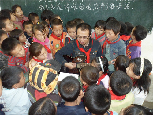 青年志愿者柴玉振：走进西部柴达木盆地的腹地